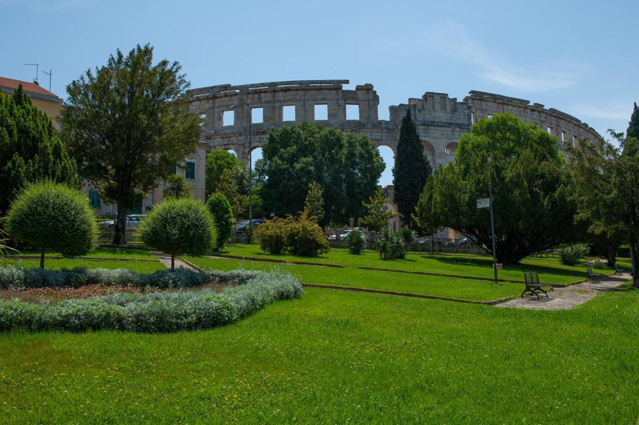 Family & Friends Pula - Top Floor - Free Parking Esterno foto